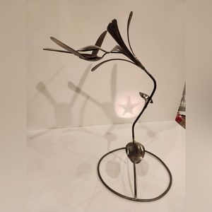 8x2x2 weighs 1lb bird on a flower beautiful metal art